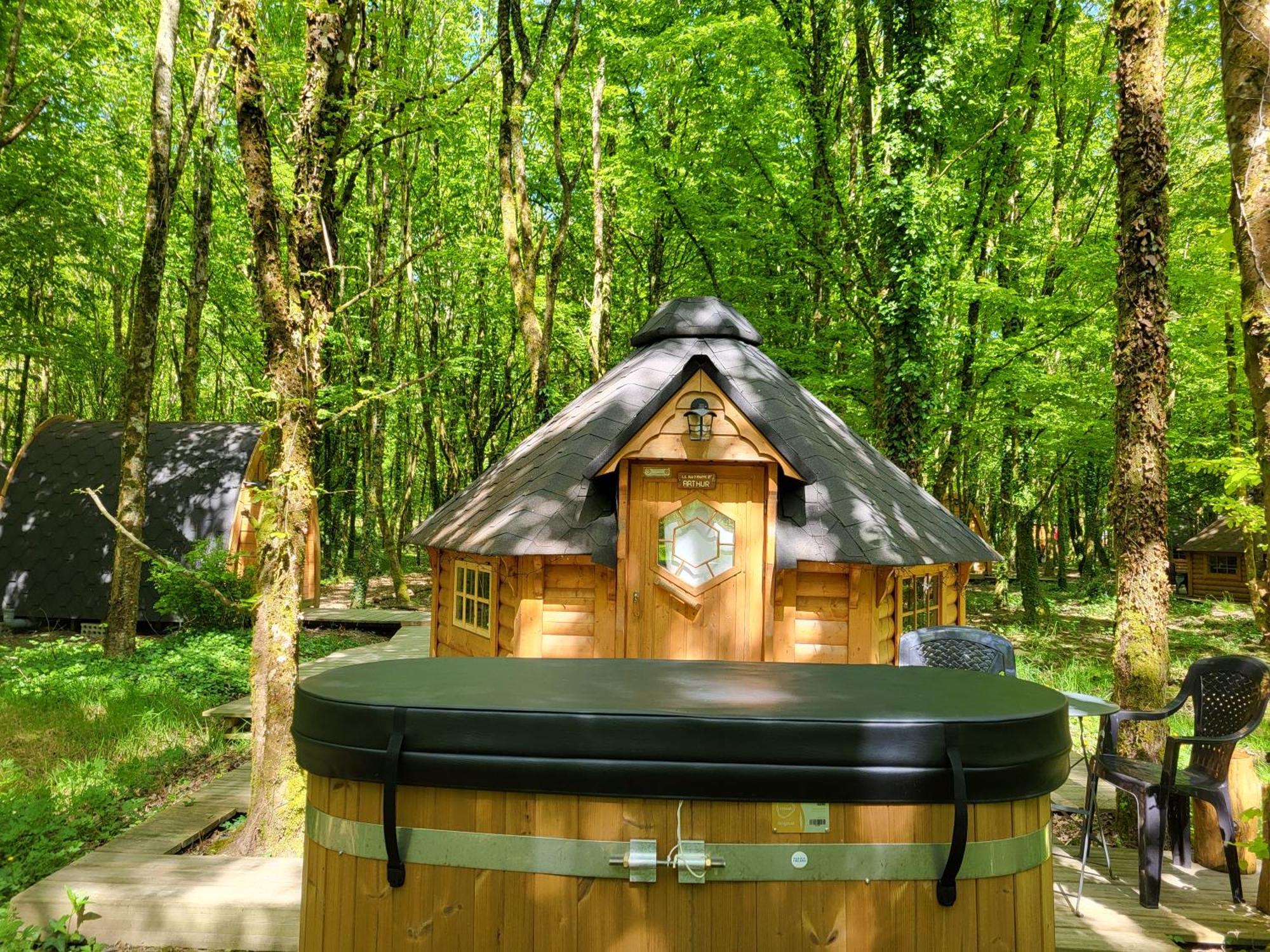 Le Domaine Insolite De Broceliande Paimpont Ngoại thất bức ảnh