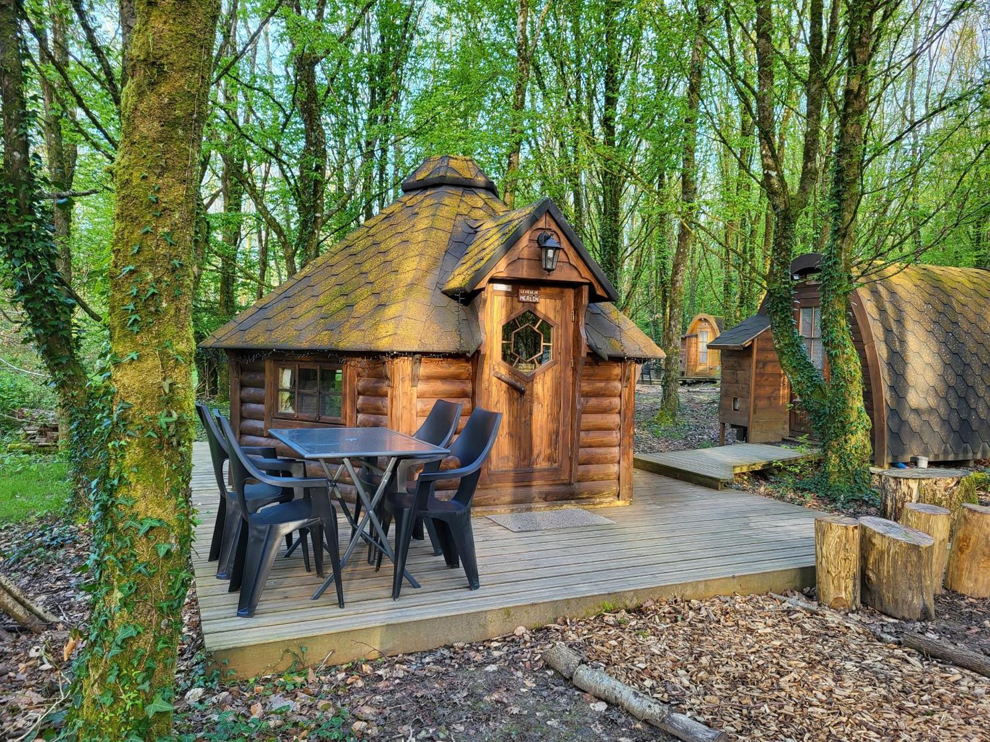 Le Domaine Insolite De Broceliande Paimpont Ngoại thất bức ảnh